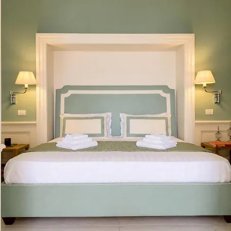 Apartment 500 Meters From The Port, Sea View, And Air Conditioning