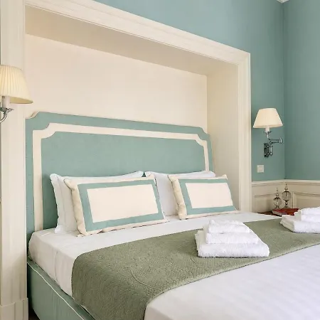 500 Meters From The Port, Sea View, And Air Conditioning